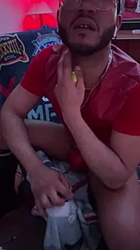 KY_Sir35 élő XXX-chatje