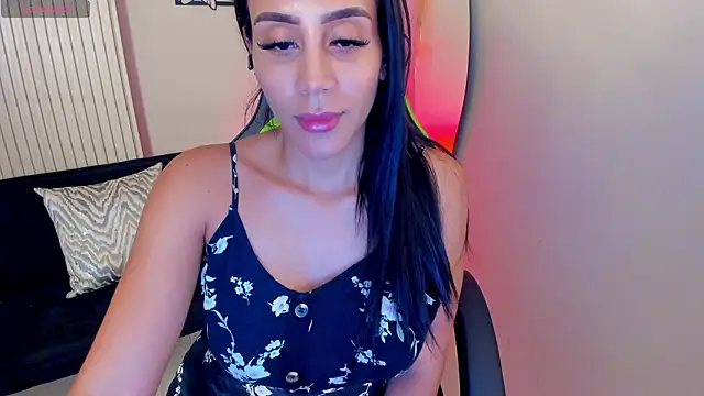 Chat XXX en directo de CharlotteCox_