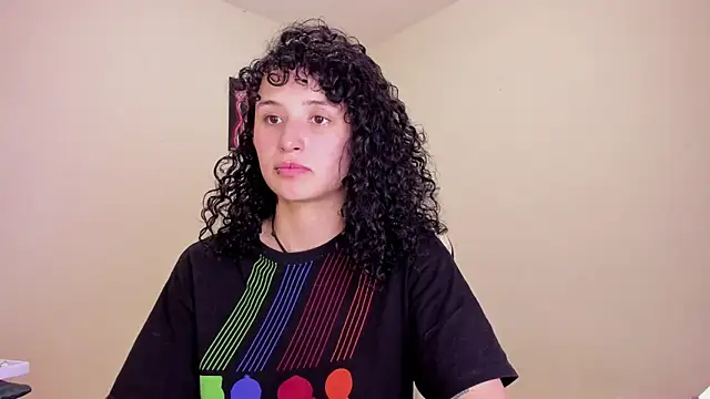 valentina_27 Adlı Modelin Canlı XXX Sohbeti