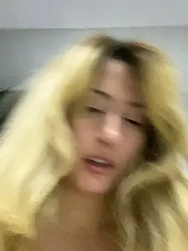 Pokazy przed kamerką – __SARISEXSY__