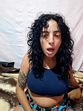 Flora-latin-girl webkamerás műsora