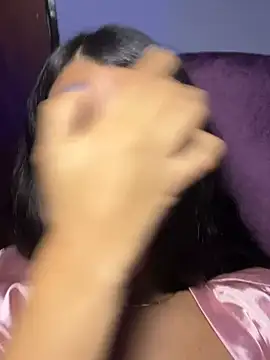 -Naomyy- Adlı Modelin Canlı XXX Sohbeti