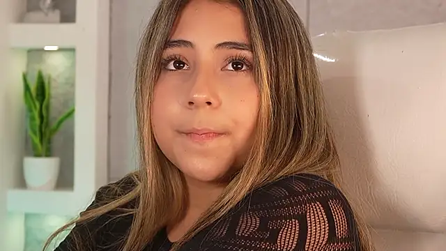 MelodyRey_ Chat XXX in diretta