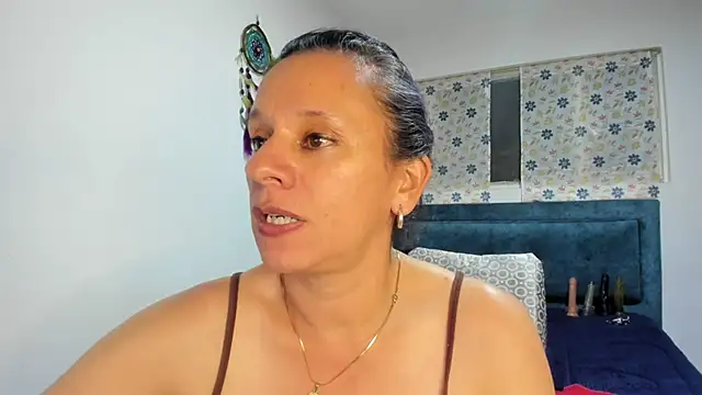 Chat XXX en directo de sofi_saliva2511