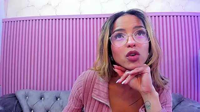 Chat XXX en directo de EmmyCortez