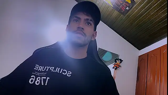 Živý XXX chat 3v1l