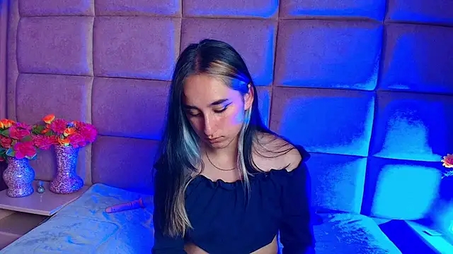 CharlotteStuart Live XXX-Chat