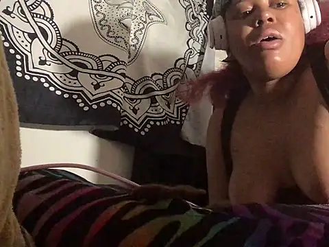 Sexy_ebony_BunNey élő XXX-chatje