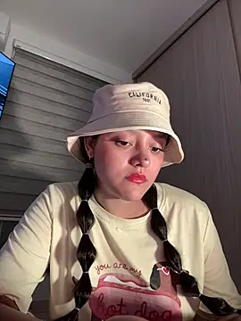 kenndall_21 Adlı Modelin Canlı XXX Sohbeti