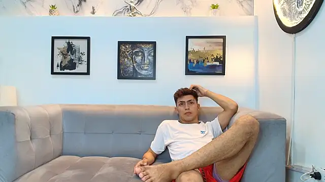 Онлайн чат XXX AVENGER_BOYS2026