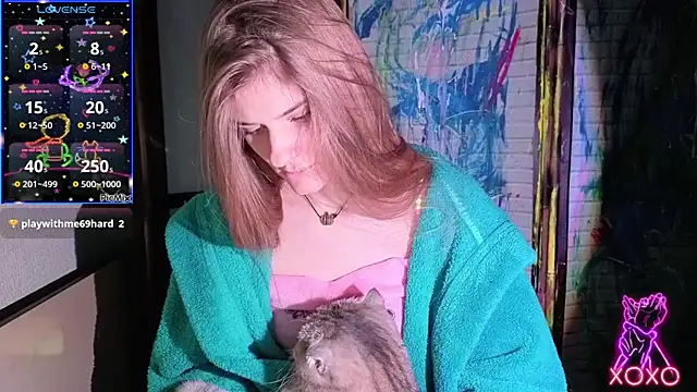 Adell_Love Adlı Modelin Canlı XXX Sohbeti