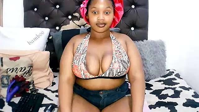 THICKBARBIE32 Live XXX-Chat