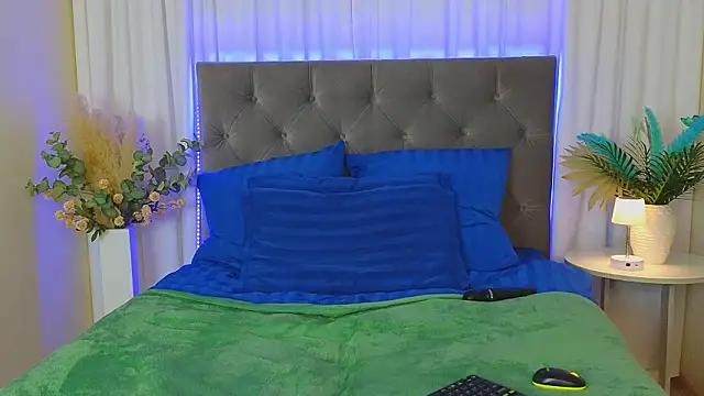 Ariana_Petite Adlı Modelin Canlı XXX Sohbeti