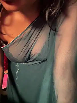 Lucky_Flora Chat XXX live