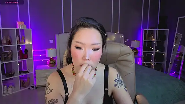 ElinaMotion Chat XXX in diretta