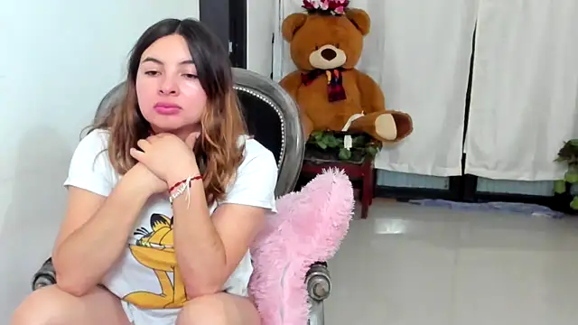 __Emma__11__Lecat_ Adlı Modelin Canlı XXX Sohbeti