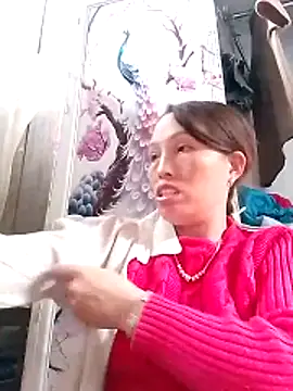 Gummiesu 网络视讯表演