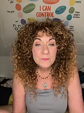 SuzyCatzz: διαδικτυακό σόου στην κάμερα