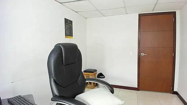 Chat XXX en directo de Aisha_hotts777