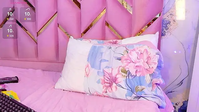 Chatroom XXX en direct de EbonyCoWorker