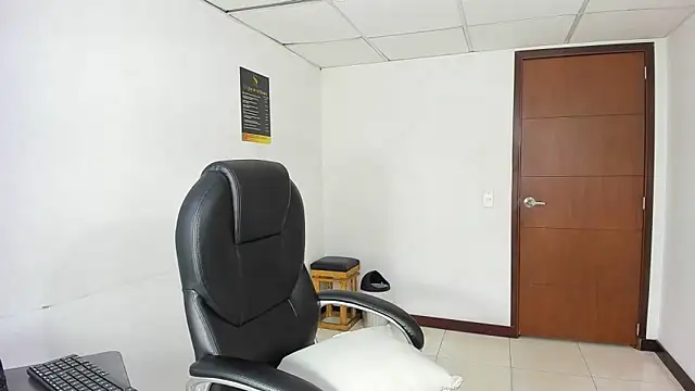 دردشة Aisha_hotts777 الجنسية المباشرة