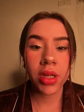 Chat +18 de Im_Valen_Cute ao vivo