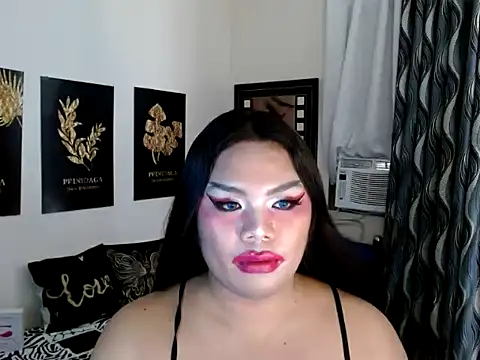 TSbrianaHugeCock Chat XXX in diretta