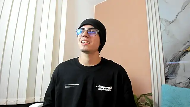 eren_jeager Chat XXX in diretta