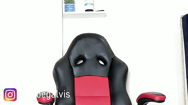 Kloe-squirts élő XXX-chatje