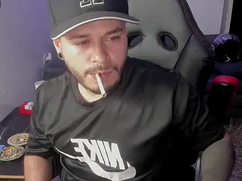 ragnar_lothbrok777 Chat XXX in diretta