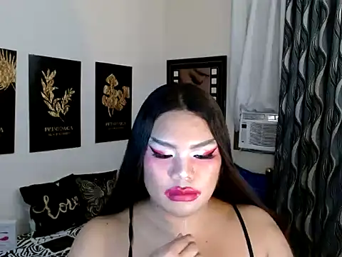 TSbrianaHugeCock Chat XXX in diretta