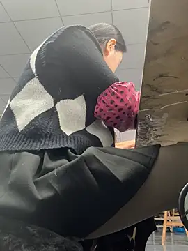 DHJM168 Chat XXX live