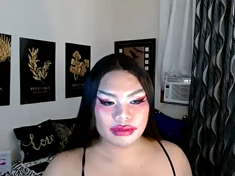 TSbrianaHugeCock Chat XXX in diretta