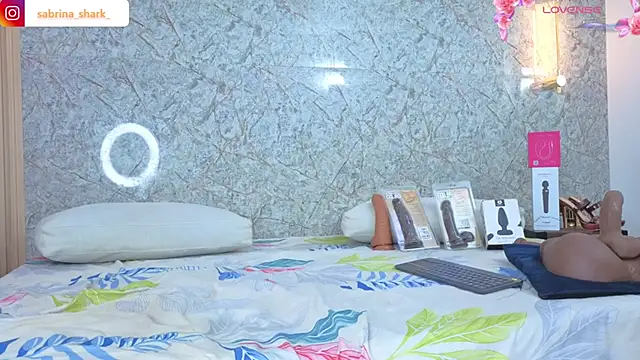 sabrina_shark_ élő XXX-chatje