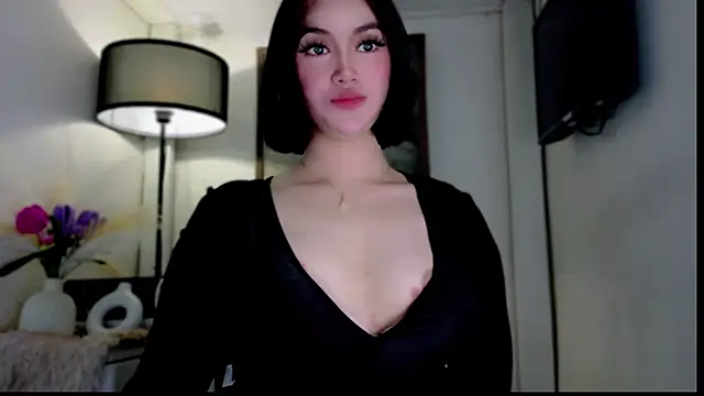 Anna_HollyDoll Adlı Modelin Canlı XXX Sohbeti