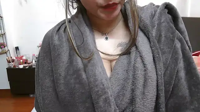 SkyShally Chat XXX live