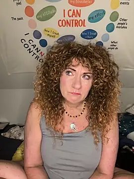 SuzyCatzz Live XXX Chat