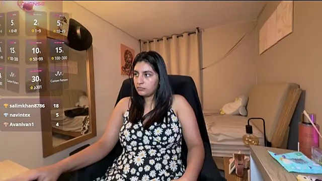 Chat +18 de cloe_small ao vivo