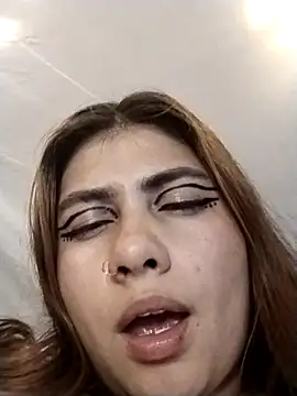 Emmyxxx Chat XXX in diretta