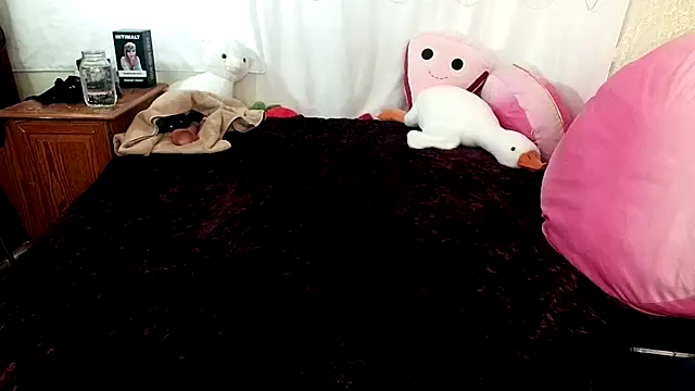 GamerGirlRoxyAndLee: онлайн-секс-чат