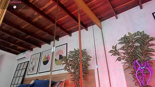 MiaKay1のライブXXXチャット