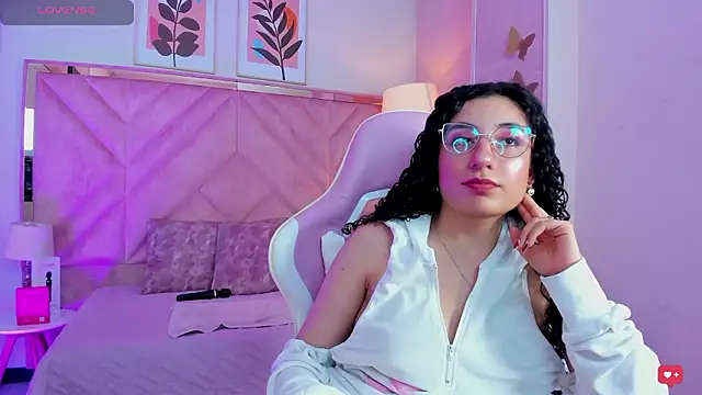 DemiJones_: онлайн-секс-чат