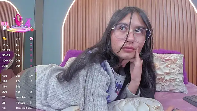 Chat +18 de NayeCloud ao vivo