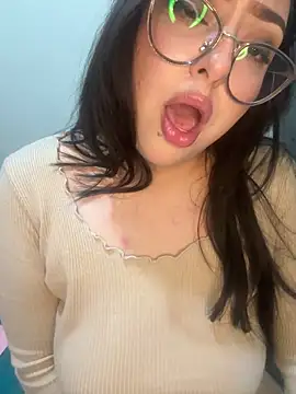 دردشة MileyGia الجنسية المباشرة