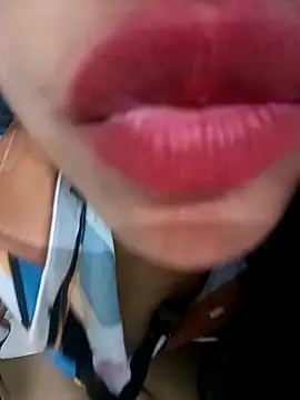 Tannu_Tanyaa Show in webcam