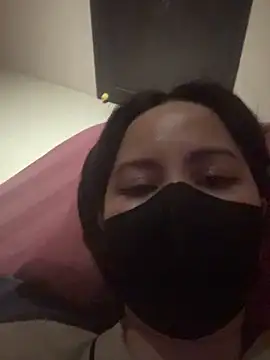 bi_biii Chat XXX live