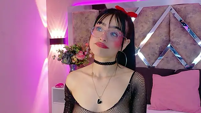 Chatroom XXX en direct de JaneeDaviss