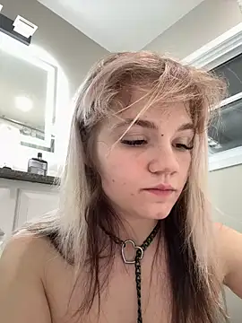 Cutiepiespanks' Live XXX Chat