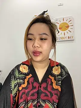 Almira6868 在線直播表演