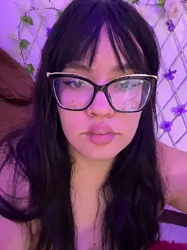 Emily_Taylor2: онлайн-секс-чат